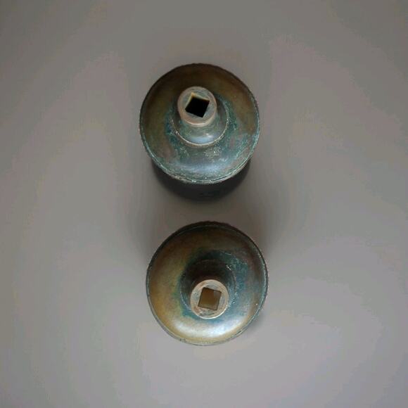 Two, Rare Patterns. Antique Brass Door Knobs - Picture 5 of 6
